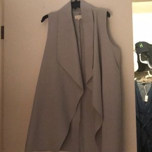 Sleeveless sweater jacket